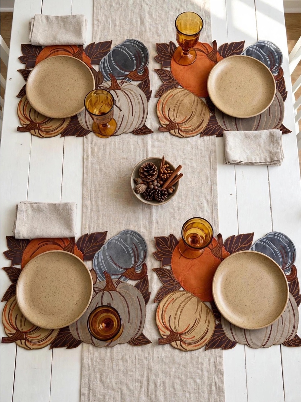 NWT Homewear Set of 4 Die Cut Pumpkin Fall Thanksgiving Placemats 13"x19" - Picture 6 of 9